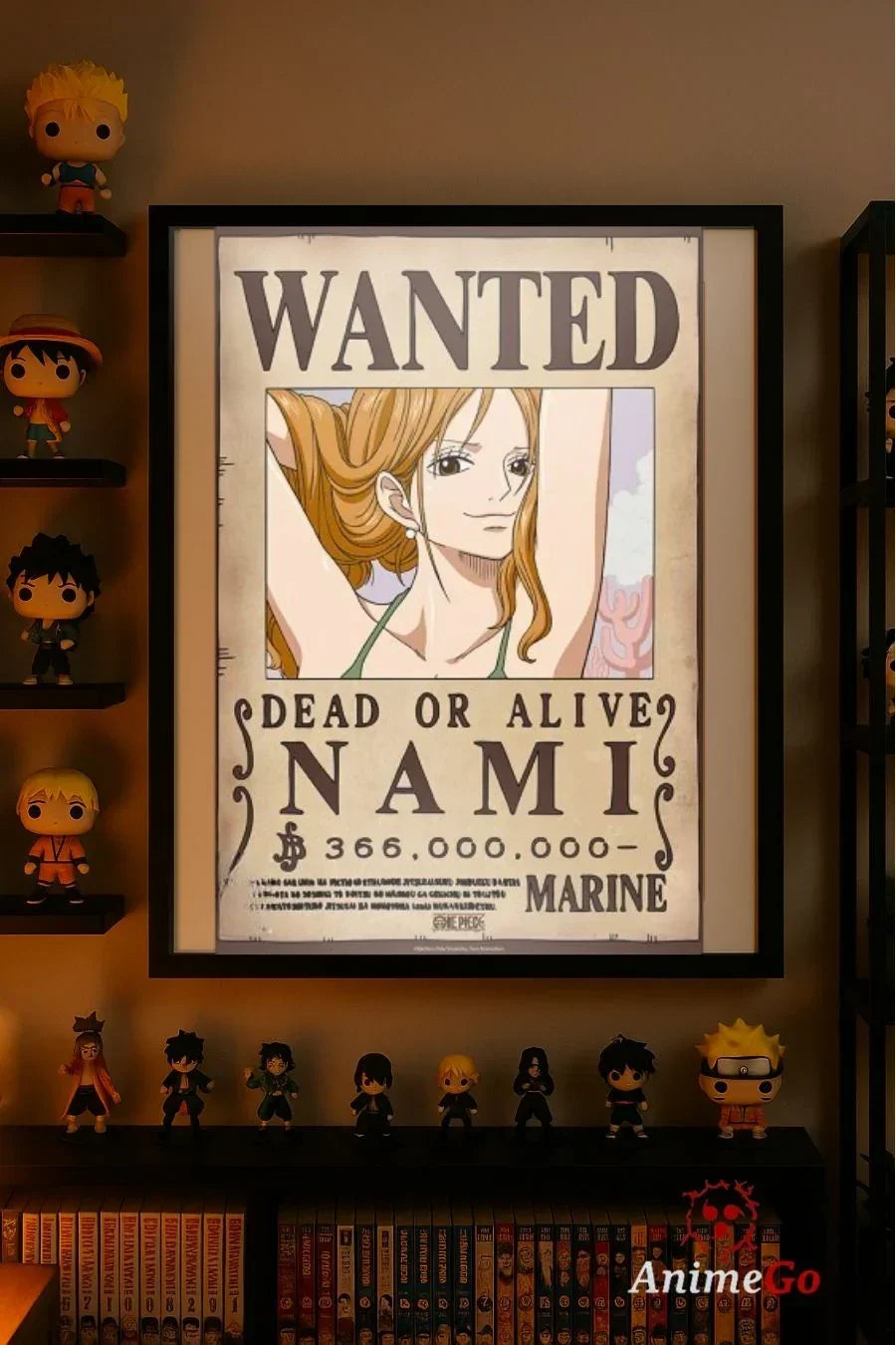 Nami Wanted Poster aufgehängt in einem Anime Zimmer- AnimeGo