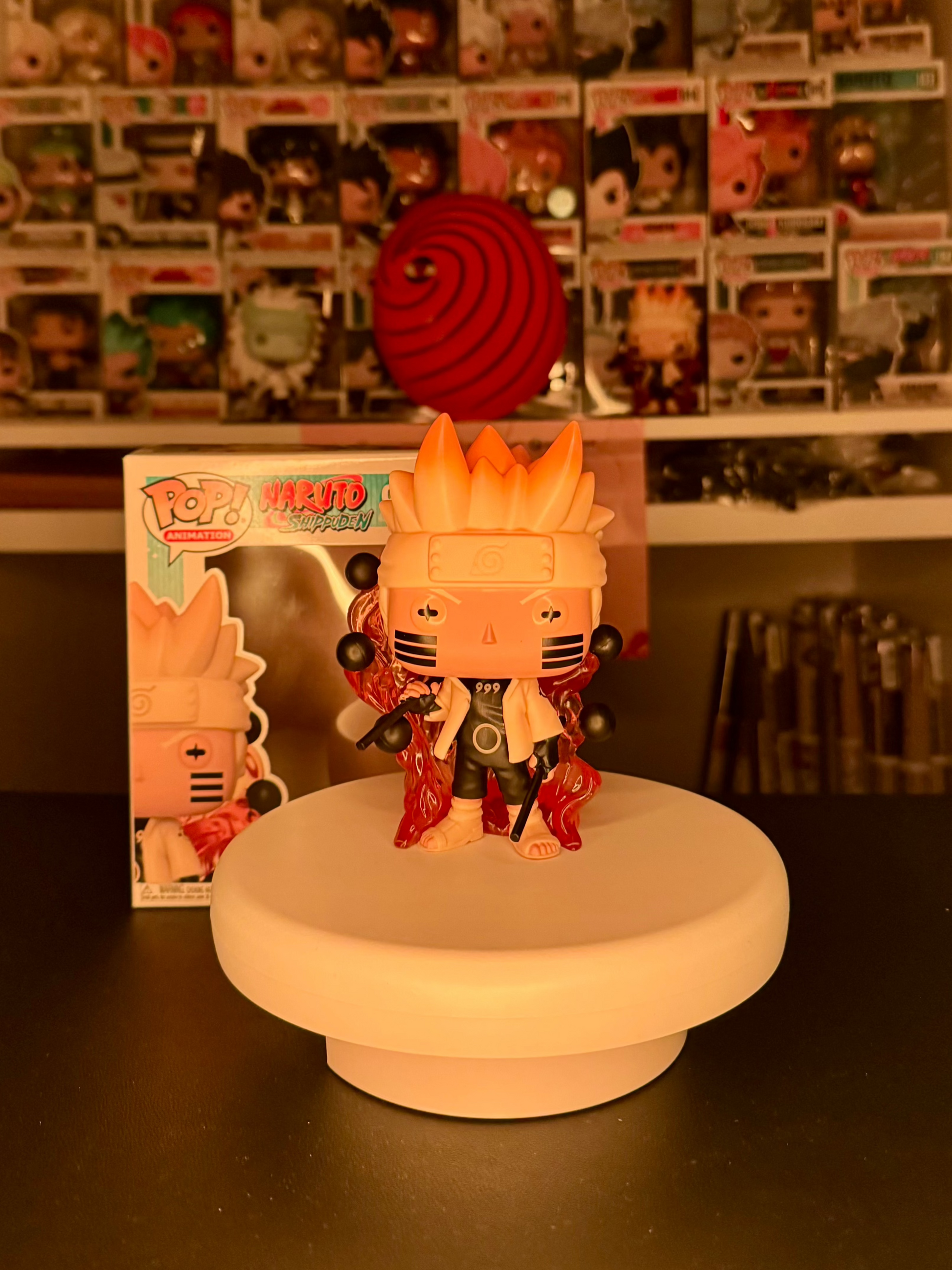 Naruto Uzumaki Funko Pop auf Podest- AnimeGo
