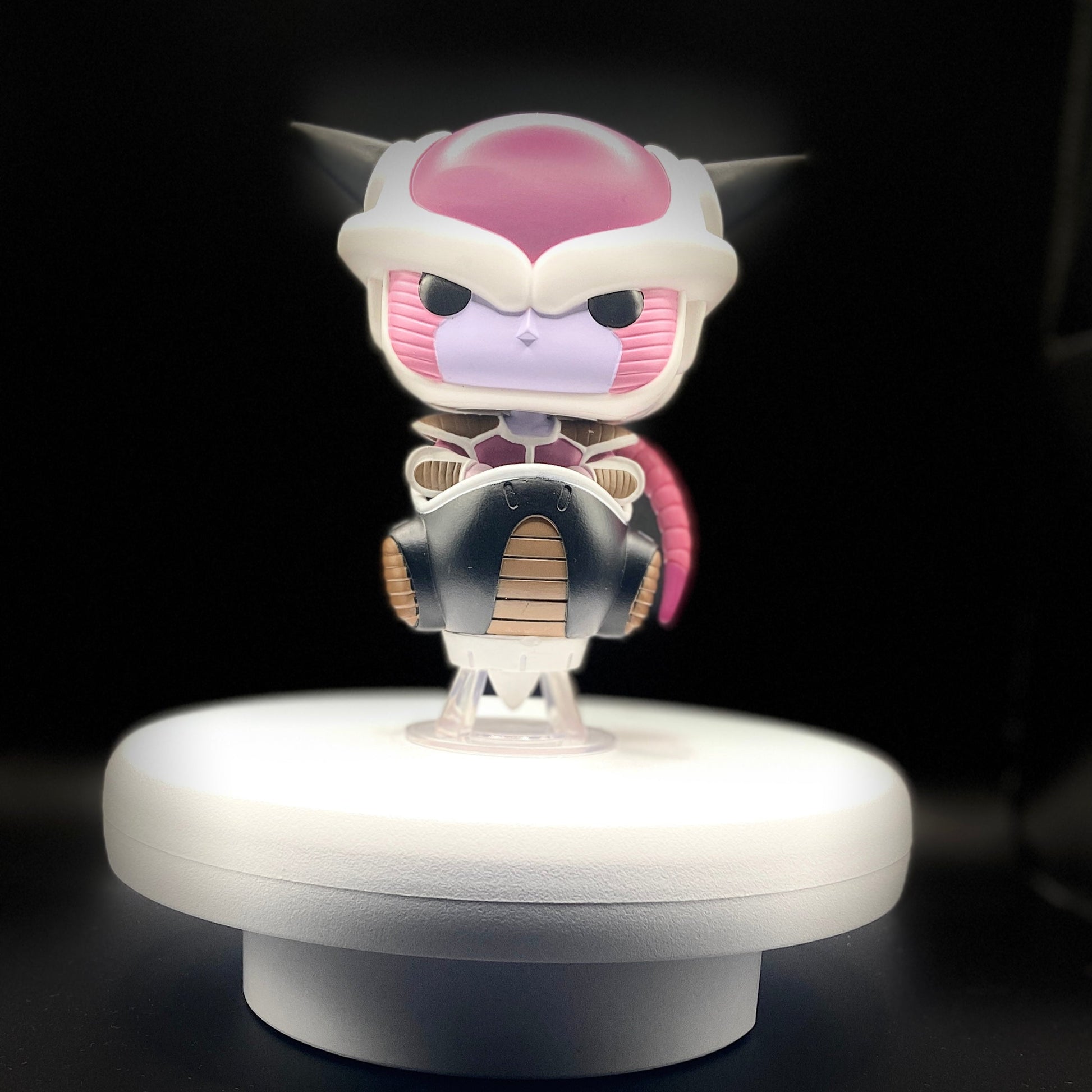 Freiza Funko Pop auf Podest
