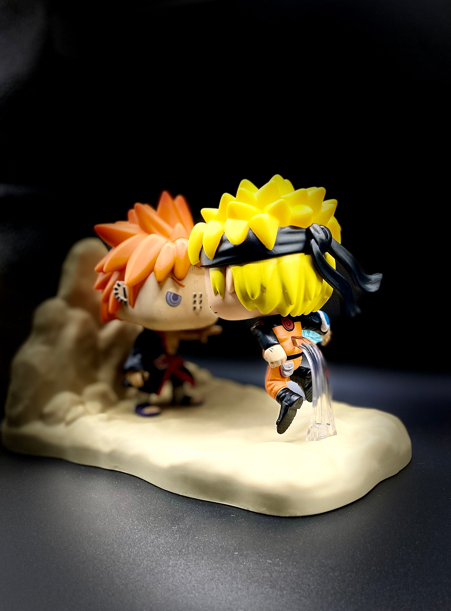 Funko Pop! Moment: Pain vs. Naruto Vinylfigur – epischer Kampf aus Naruto Shippuden. Perspektive von Pain vorne.