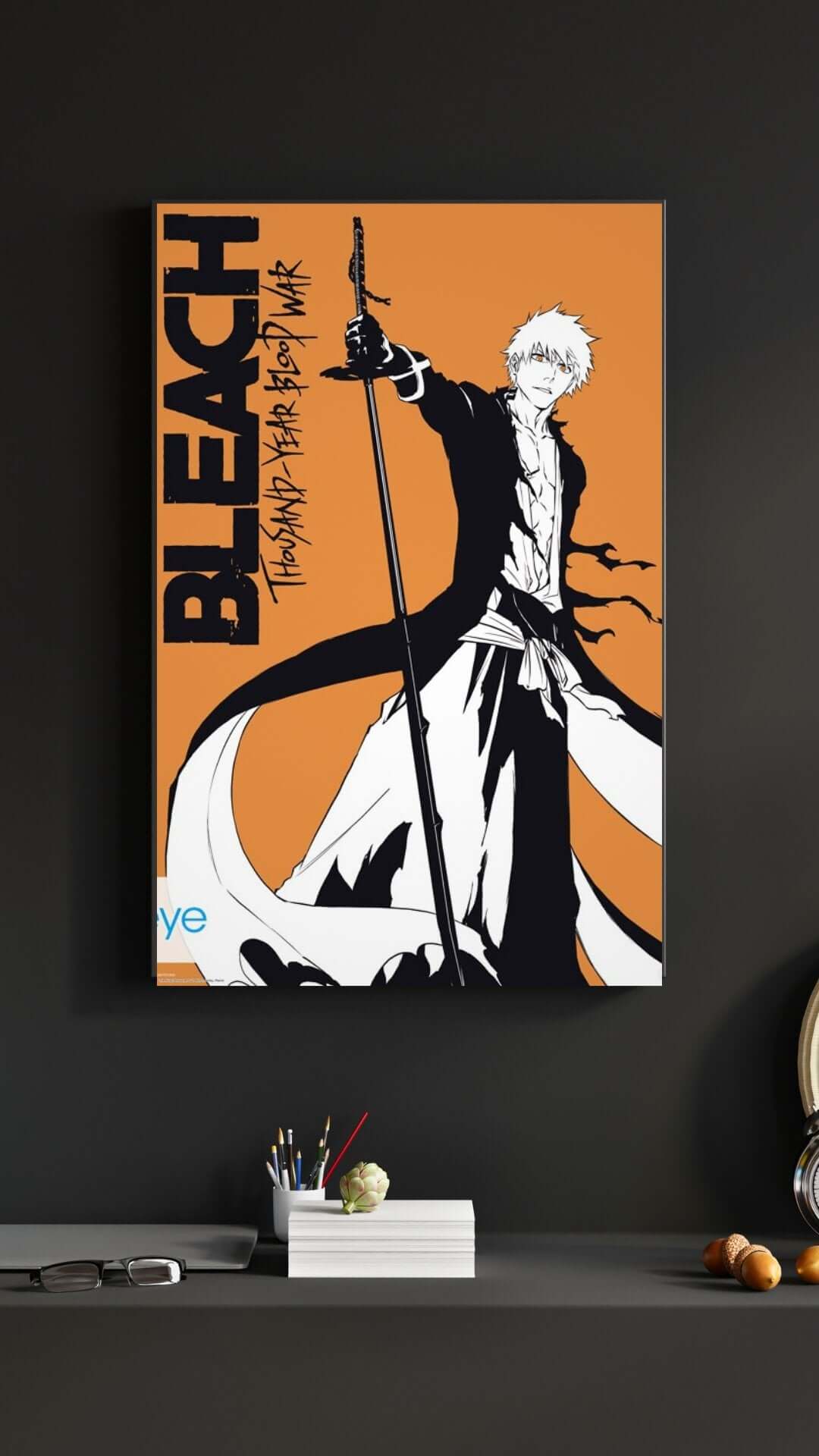 Bleach TYBW Poster – Ichigo. Poster in einem Zimmer. | 91,5 x 61 cmCollectiblesAnime,Bleach,Dekoration,Geschenkidee,Ichigo,PosterAnimeGo