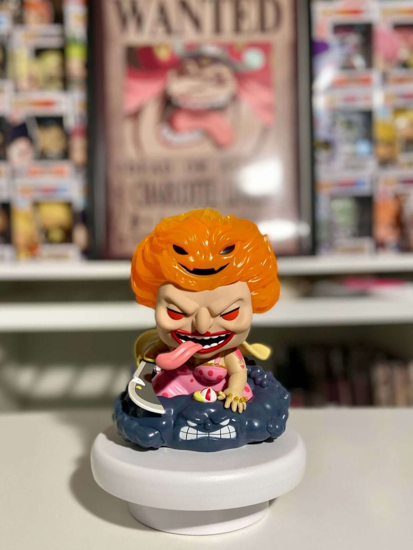 Funko Pop! Deluxe – Hungry Big Mom, 17,4 cm Vinylfigur mit Big Mom und ihren Homies aus One Piece.