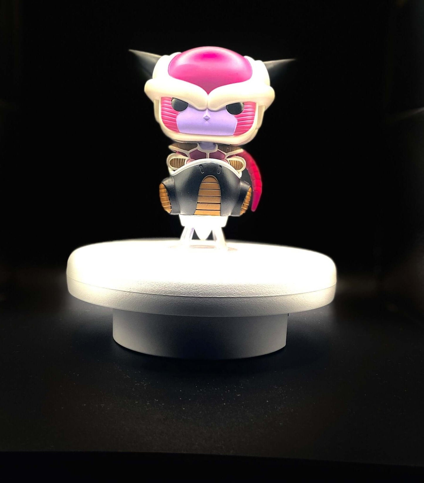 Funko Pop! Dragon Ball Z – Frieza auf dem Podest | 9 cm Vinyl - Figur - AnimeGo