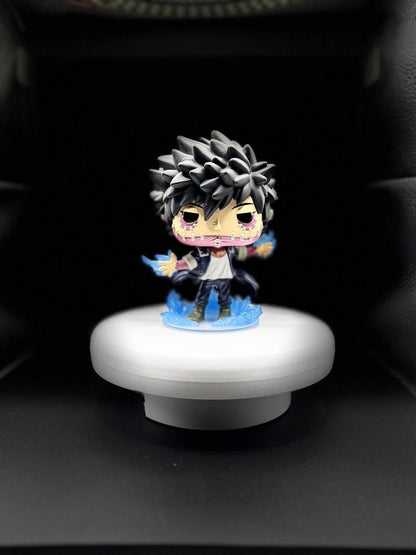 Funko Pop! Dabi Figur von My Hero Academia mit Flammen und Wasser, 11,7 cm hoch, auf einem weißen Podest.