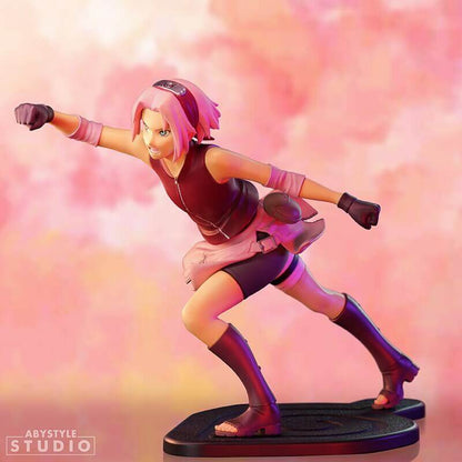 Sakura Haruno-Figur – 13 cm PVC | SFC Collection, Naruto Shippuden, Konoha-Emblem, pinker Wolken Hintergrund- AnimeGo Schweiz