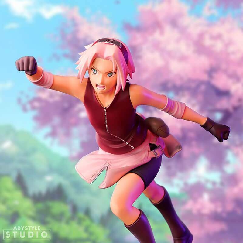 Sakura Haruno-Figur – 13 cm PVC | SFC Collection, Naruto Shippuden, Konoha-Emblem, pinker Baum im Hintergrund- AnimeGo Schweiz